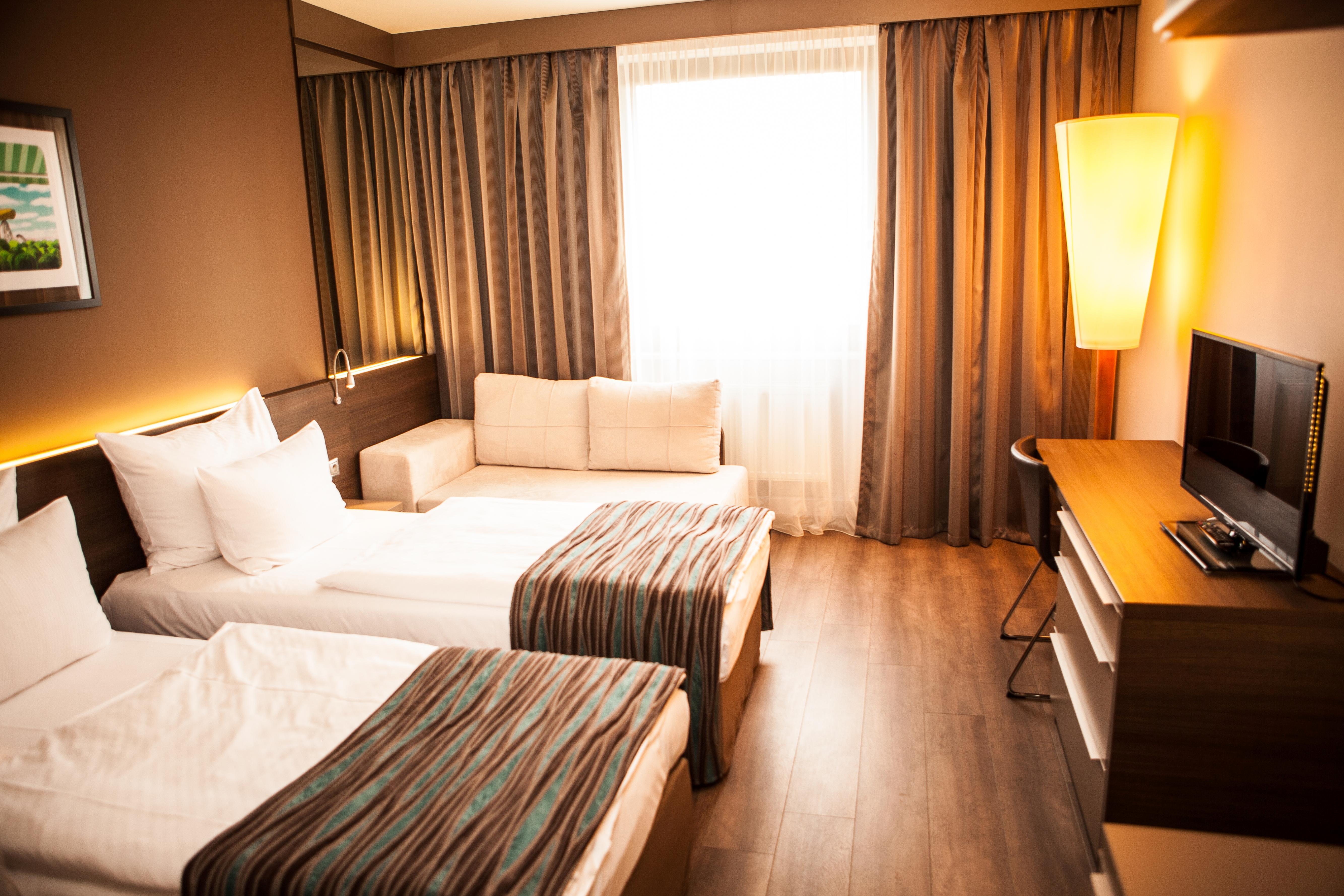 Expo Hotel 4*